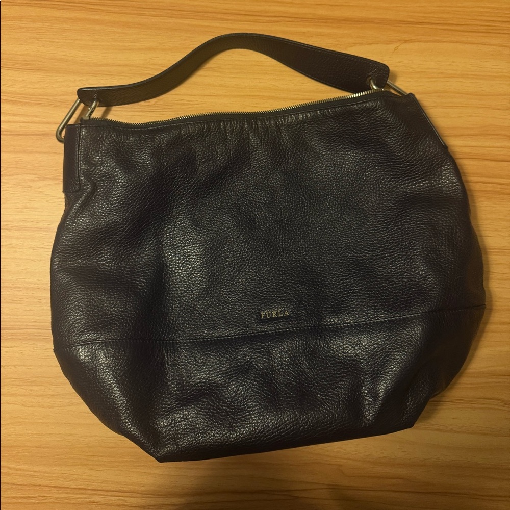 Furla Navy Pebbled Leather Slouchy Satchel Shoulder Bag Preppy Mod Contemporary
